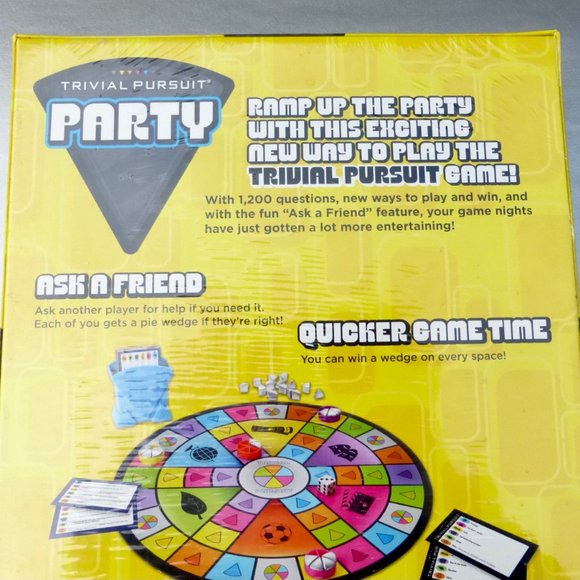 Trivial Pursuit Party Card Game NIB Fun Fast 16+ - Picture 7 of 8